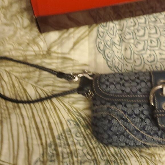 Coach - Vintage Wristlet - Navy Blue - Picture 2 of 8